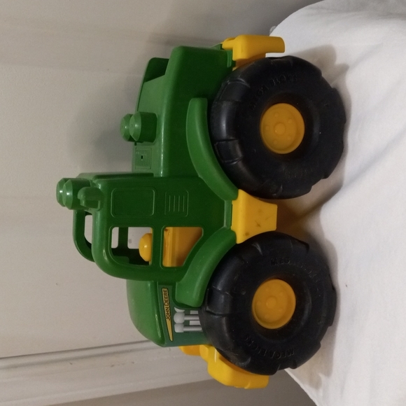 John Deere Mega Bloks Lil' Tractor - Picture 2 of 8